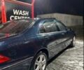 Синій Мерседес 320, об'ємом двигуна 3.2 л та пробігом 200 тис. км за 2598 $, фото 1 на Automoto.ua