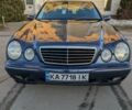 Синій Мерседес 320, об'ємом двигуна 3.2 л та пробігом 330 тис. км за 4500 $, фото 1 на Automoto.ua