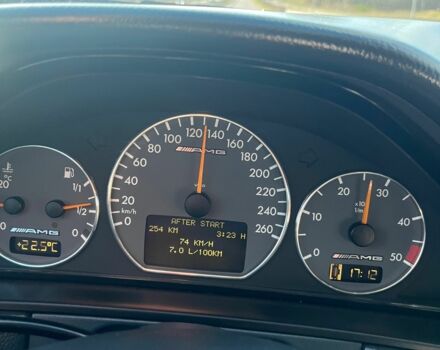 Синий Мерседес 320, объемом двигателя 3.2 л и пробегом 380 тыс. км за 6500 $, фото 4 на Automoto.ua