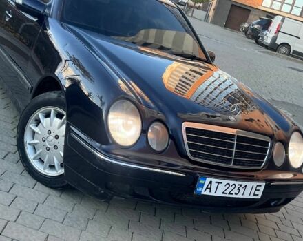 Синій Мерседес 320, об'ємом двигуна 3.2 л та пробігом 300 тис. км за 3700 $, фото 3 на Automoto.ua