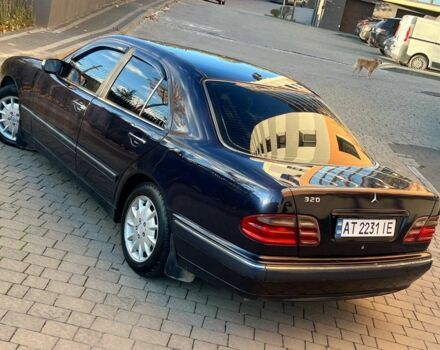 Синій Мерседес 320, об'ємом двигуна 3.2 л та пробігом 300 тис. км за 3700 $, фото 5 на Automoto.ua