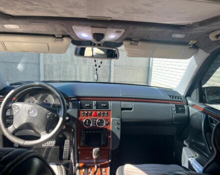 Синий Мерседес 320, объемом двигателя 3.2 л и пробегом 380 тыс. км за 6500 $, фото 5 на Automoto.ua