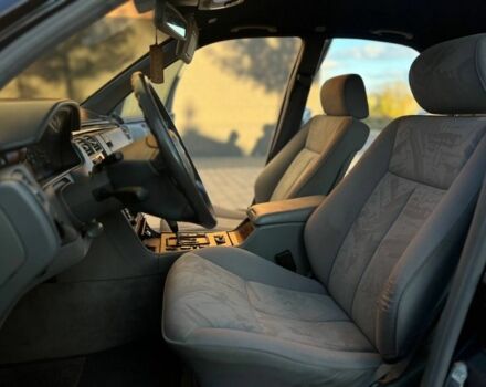 Синій Мерседес 320, об'ємом двигуна 3.2 л та пробігом 300 тис. км за 3700 $, фото 7 на Automoto.ua