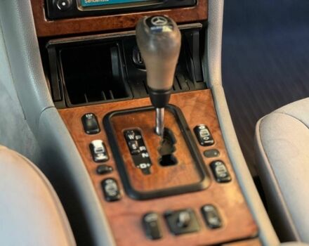 Синій Мерседес 320, об'ємом двигуна 3.2 л та пробігом 300 тис. км за 3700 $, фото 12 на Automoto.ua