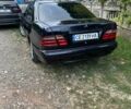 Синий Мерседес 320, объемом двигателя 3.2 л и пробегом 300 тыс. км за 4871 $, фото 4 на Automoto.ua
