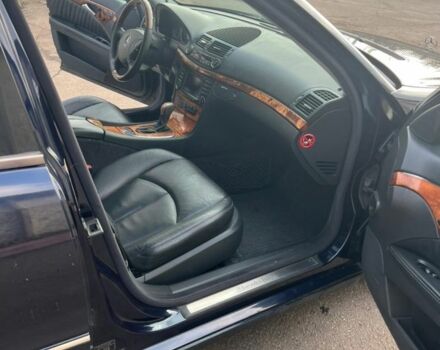 Синий Мерседес 320, объемом двигателя 3.2 л и пробегом 320 тыс. км за 3300 $, фото 4 на Automoto.ua