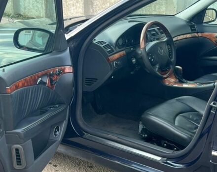 Синий Мерседес 320, объемом двигателя 3.2 л и пробегом 320 тыс. км за 3300 $, фото 7 на Automoto.ua