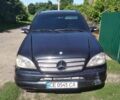Синій Мерседес 320, об'ємом двигуна 3.2 л та пробігом 300 тис. км за 4500 $, фото 1 на Automoto.ua