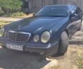 Синий Мерседес 320, объемом двигателя 3.2 л и пробегом 430 тыс. км за 2799 $, фото 2 на Automoto.ua