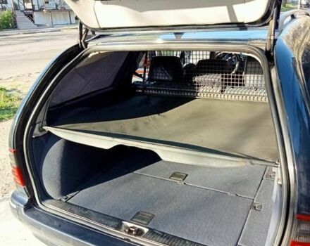 Синий Мерседес 320, объемом двигателя 3.2 л и пробегом 430 тыс. км за 2699 $, фото 7 на Automoto.ua