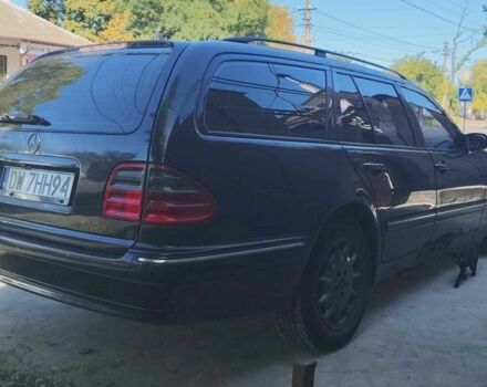 Синий Мерседес 320, объемом двигателя 3.2 л и пробегом 430 тыс. км за 2699 $, фото 2 на Automoto.ua