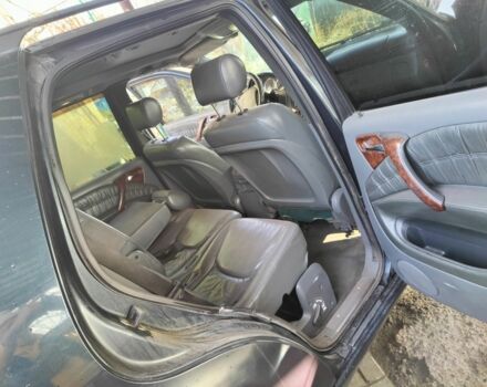 Синій Мерседес 320, об'ємом двигуна 3.2 л та пробігом 300 тис. км за 4999 $, фото 9 на Automoto.ua