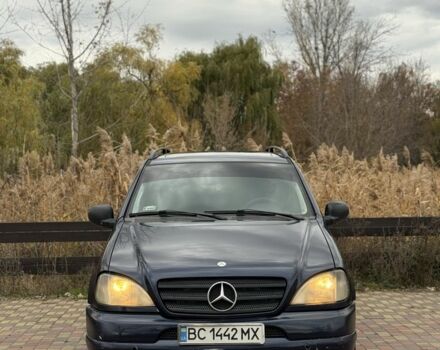 Синий Мерседес 320, объемом двигателя 3.2 л и пробегом 149 тыс. км за 3800 $, фото 1 на Automoto.ua