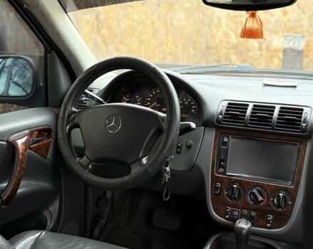 Синий Мерседес 320, объемом двигателя 3.2 л и пробегом 149 тыс. км за 3800 $, фото 8 на Automoto.ua