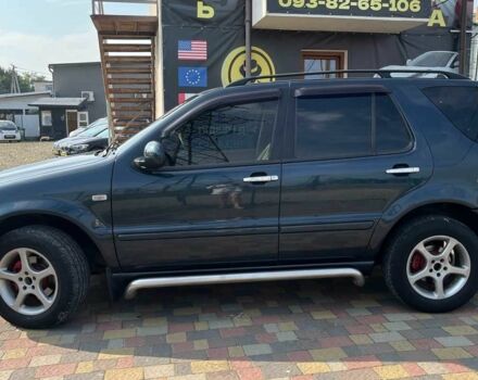 Синій Мерседес 320, об'ємом двигуна 3.2 л та пробігом 302 тис. км за 7600 $, фото 3 на Automoto.ua