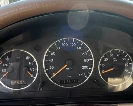 Синій Мерседес 320, об'ємом двигуна 3.2 л та пробігом 302 тис. км за 7600 $, фото 10 на Automoto.ua