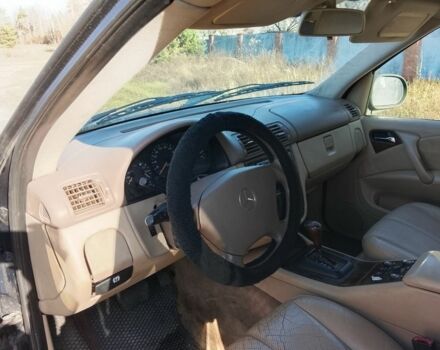 Синий Мерседес 320, объемом двигателя 3.2 л и пробегом 219 тыс. км за 2499 $, фото 7 на Automoto.ua