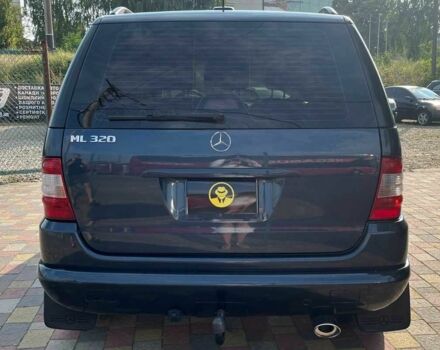 Синій Мерседес 320, об'ємом двигуна 3.2 л та пробігом 302 тис. км за 7600 $, фото 5 на Automoto.ua