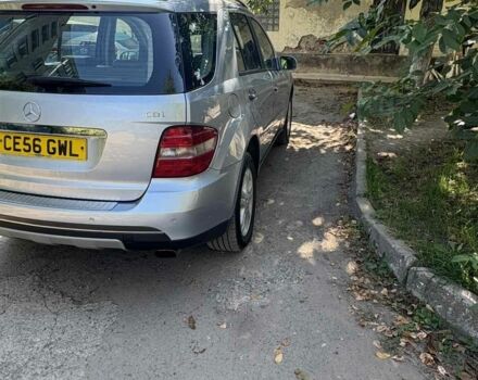 Синий Мерседес 320, объемом двигателя 3 л и пробегом 100 тыс. км за 6552 $, фото 5 на Automoto.ua