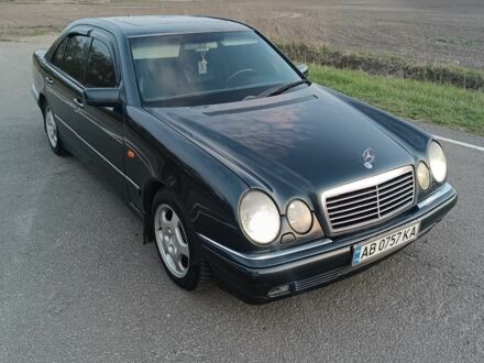 Мерседес 320 1996 в Прилуках на Automoto.ua Синий Мерседес 320, объемом двигателя 3.2 л и пробегом 320 тыс. км за 3600 $, фото 1 на Automoto.ua