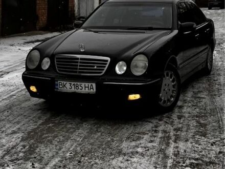 Мерседес 320 2001 у Вознесенске на Automoto.ua Синій Мерседес 320, об'ємом двигуна 3.2 л та пробігом 301 тис. км за 4800 $, фото 1 на Automoto.ua