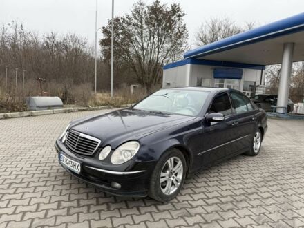 Синий Мерседес 320, объемом двигателя 3.2 л и пробегом 410 тыс. км за 4500 $, фото 1 на Automoto.ua