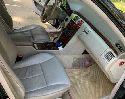 Зеленый Мерседес 320, объемом двигателя 3.2 л и пробегом 440 тыс. км за 4800 $, фото 4 на Automoto.ua