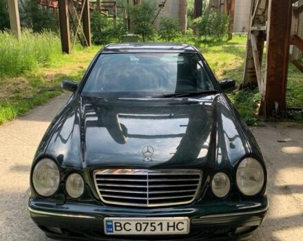 Зеленый Мерседес 320, объемом двигателя 3.2 л и пробегом 440 тыс. км за 4800 $, фото 7 на Automoto.ua