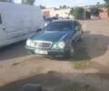 Зеленый Мерседес 320, объемом двигателя 3 л и пробегом 243 тыс. км за 2300 $, фото 1 на Automoto.ua