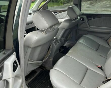 Зеленый Мерседес 320, объемом двигателя 3.2 л и пробегом 3 тыс. км за 3000 $, фото 8 на Automoto.ua