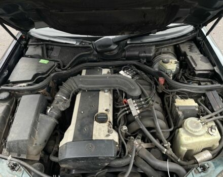 Зеленый Мерседес 320, объемом двигателя 3.2 л и пробегом 333 тыс. км за 2950 $, фото 14 на Automoto.ua