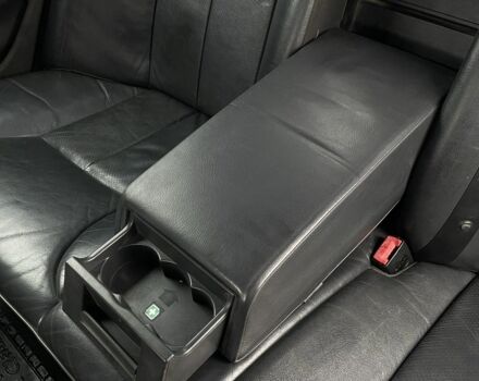 Зеленый Мерседес 320, объемом двигателя 3.2 л и пробегом 333 тыс. км за 2950 $, фото 11 на Automoto.ua