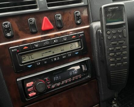 Зеленый Мерседес 320, объемом двигателя 3.2 л и пробегом 333 тыс. км за 2950 $, фото 10 на Automoto.ua