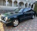 Зеленый Мерседес 320, объемом двигателя 3.2 л и пробегом 190 тыс. км за 8900 $, фото 1 на Automoto.ua