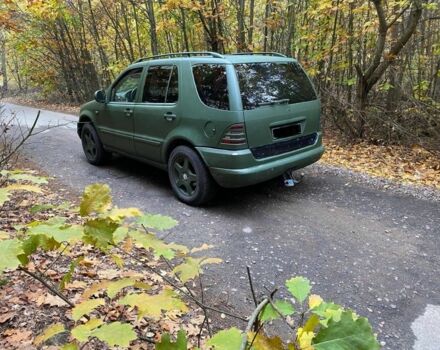 Зелений Мерседес 320, об'ємом двигуна 3.2 л та пробігом 231 тис. км за 2700 $, фото 7 на Automoto.ua