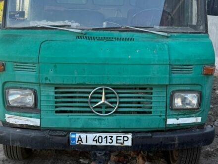 Мерседес 320 1975 у Києві на Automoto.ua Зелений Мерседес 320, об'ємом двигуна 3.8 л та пробігом 500 тис. км за 1800 $, фото 1 на Automoto.ua