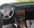 Серый Мерседес 320 Pullman, объемом двигателя 2.96 л и пробегом 300 тыс. км за 1050 $, фото 3 на Automoto.ua