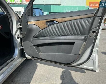 Сірий Мерседес 320 Pullman, об'ємом двигуна 3.2 л та пробігом 420 тис. км за 7700 $, фото 12 на Automoto.ua