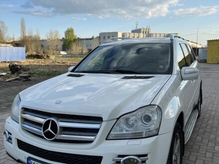 Мерседес 500 2008 у Києві на Automoto.ua Білий Мерседес 500, об'ємом двигуна 5.5 л та пробігом 270 тис. км за 15000 $, фото 1 на Automoto.ua