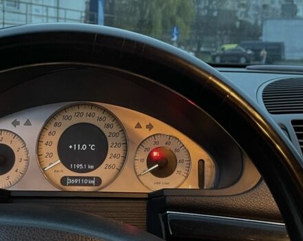 Черный Мерседес 500, объемом двигателя 5 л и пробегом 360 тыс. км за 7799 $, фото 6 на Automoto.ua