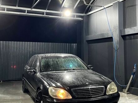 Черный Мерседес 500, объемом двигателя 5 л и пробегом 350 тыс. км за 3500 $, фото 1 на Automoto.ua
