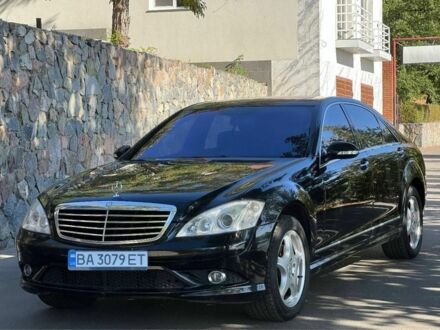 Мерседес 500 2006 в Кропивницком (Кировограде) на Automoto.ua Черный Мерседес 500, объемом двигателя 5.5 л и пробегом 220 тыс. км за 10500 $, фото 1 на Automoto.ua