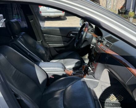 Мерседес 500 2001 у Хусте на Automoto.ua Сірий Мерседес 500, об'ємом двигуна 5 л та пробігом 350 тис. км за 8500 $, фото 6 на Automoto.ua