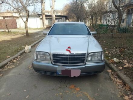 Мерседес 500 1992 у Херсоні на Automoto.ua Сірий Мерседес 500, об'ємом двигуна 4.2 л та пробігом 388 тис. км за 3800 $, фото 1 на Automoto.ua
