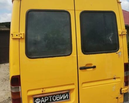 Желтый Мерседес 500K, объемом двигателя 2.9 л и пробегом 300 тыс. км за 5500 $, фото 3 на Automoto.ua