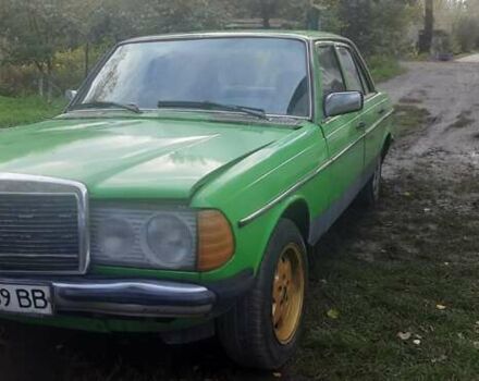 Мерседес 500K 1980 в Луцке на Automoto.ua Зеленый Мерседес 500K, объемом двигателя 2 л и пробегом 350 тыс. км за 600 $, фото 3 на Automoto.ua