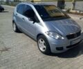 Синий Мерседес А 150, объемом двигателя 1.5 л и пробегом 250 тыс. км за 6500 $, фото 1 на Automoto.ua