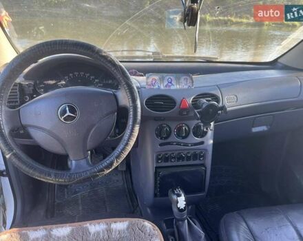 Білий Мерседес А клас, об'ємом двигуна 1.69 л та пробігом 300 тис. км за 2650 $, фото 3 на Automoto.ua