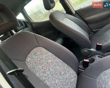 Белый Мерседес А класс, объемом двигателя 1.4 л и пробегом 180 тыс. км за 4250 $, фото 27 на Automoto.ua