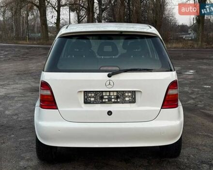 Белый Мерседес А класс, объемом двигателя 1.4 л и пробегом 180 тыс. км за 4250 $, фото 51 на Automoto.ua